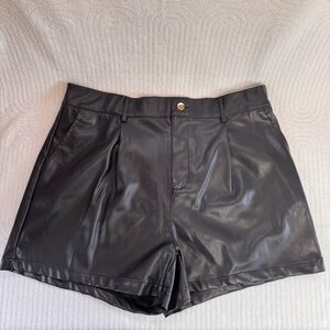 JustFab NWT High Waist Faux Leather Black Shorts women’s size XXL